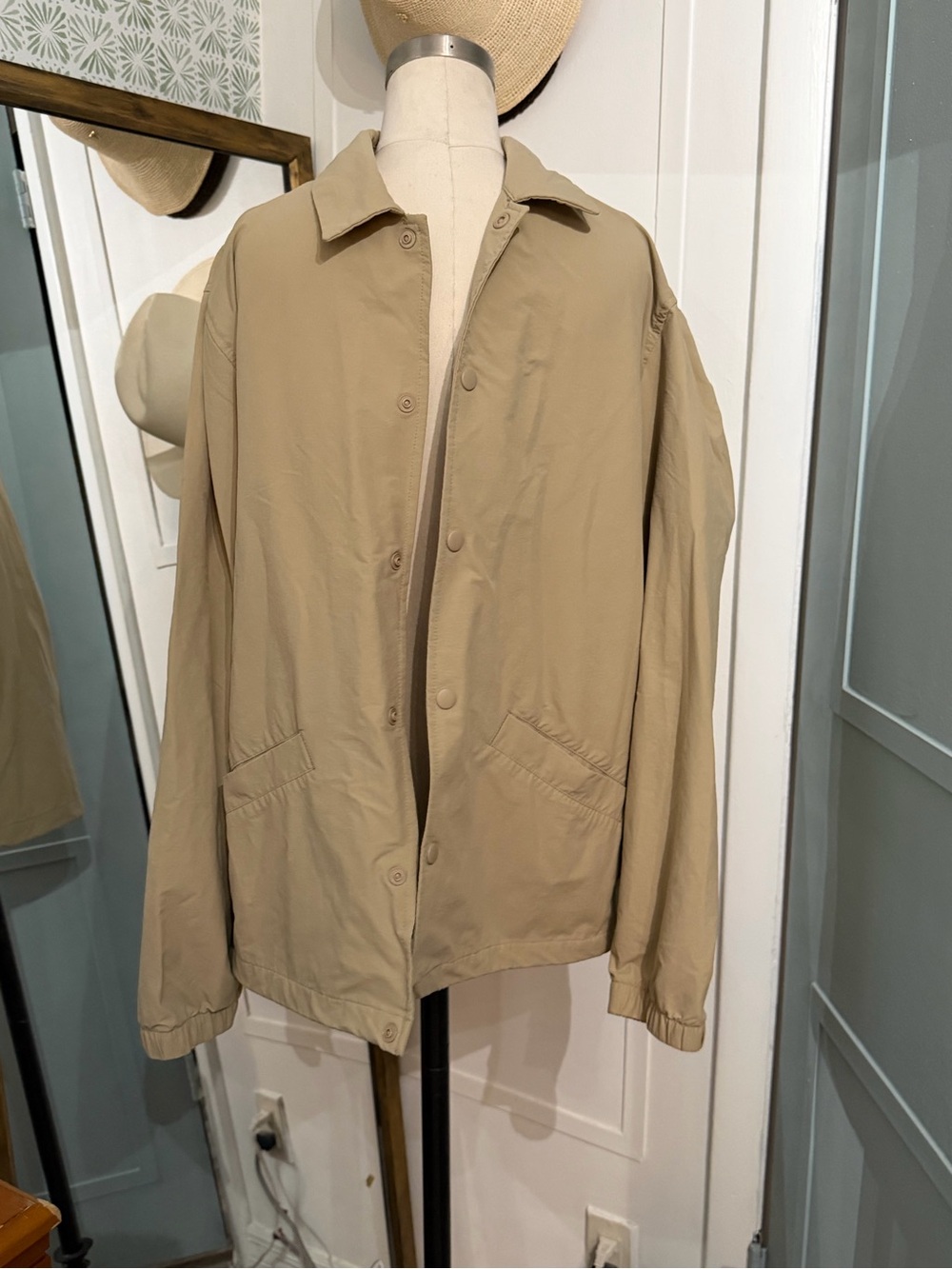 GAP Fit Men's Tan Windproof Jacket Medium - Picture 2 of 7